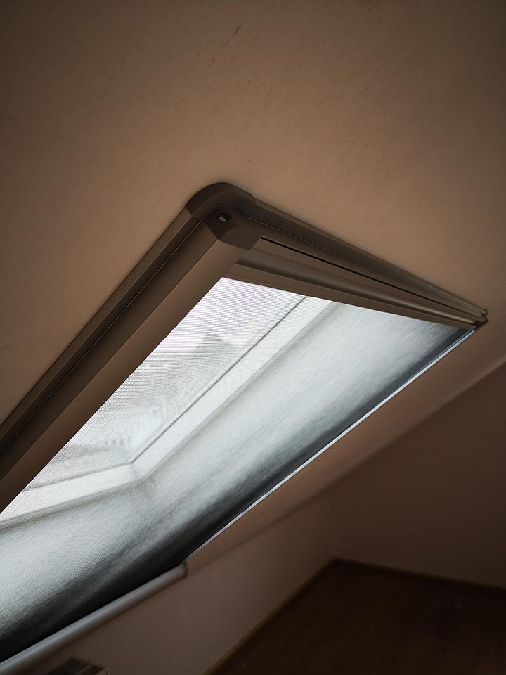 Moustiquaire pour Fenêtre de toit enroulable
